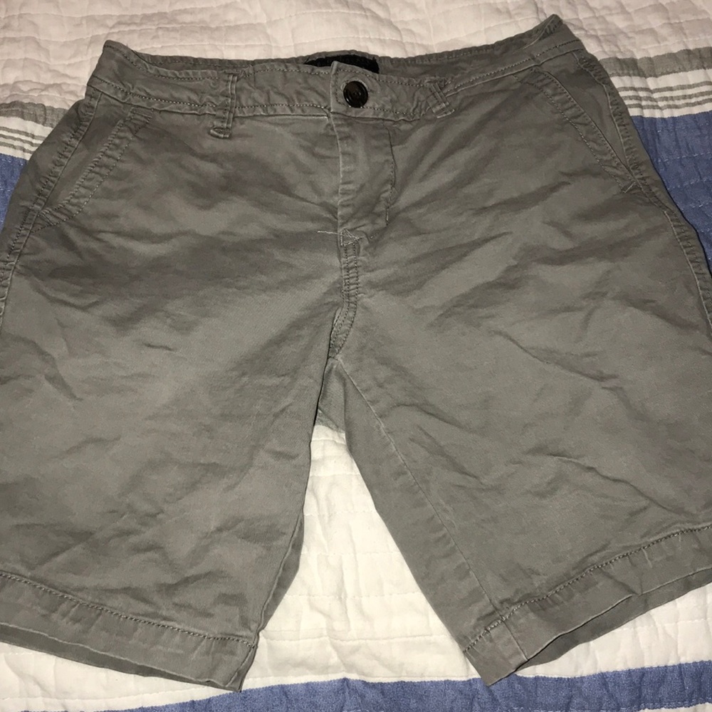 Aeropostale Gray Chubbies